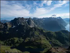 Fiord Mefjorden, Norwegia, Wyspa Senja, Góry