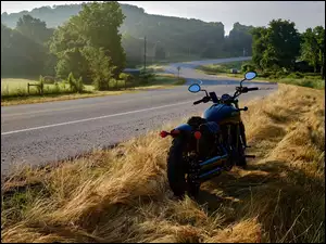 Drzewa, Motocykl Indian, Droga