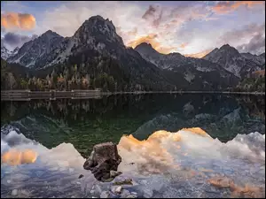 Chmury, Katalonia, Las, Jezioro Sant Maurici, Drzewa, Park Narodowy Sant Maurici, Góry, Hiszpania, Pireneje