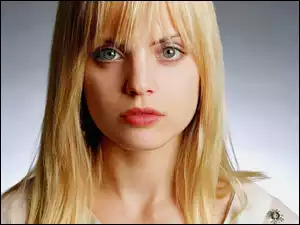 Oczy, Mena Suvari, Zielone