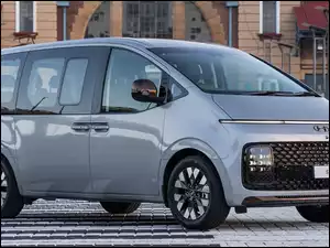 2022, Hyundai Staria