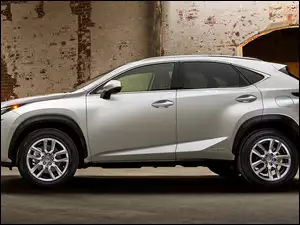 Bok, Lexus NX Hybrid