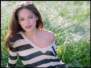 Kristin Kreuk, Trawa