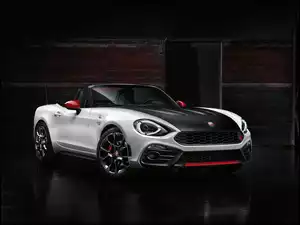 Samochód Abarth 124 Spider rocznik 2017