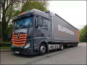 Ciężarówka Mercedes Actros NYL 126