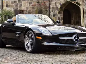 Mercedes Benz SLS