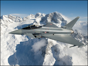 Europejski myśliwiec wielozadaniowy Eurofighter Typhoon