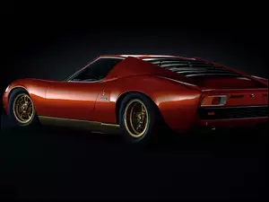 Zabytkowy samochód Lamborghini Miura SV
