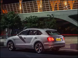 2019, Bentley Bentayga Hybrid