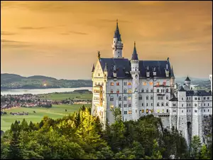 Zamek Neuschwanstein w Bawarii w Niemczech