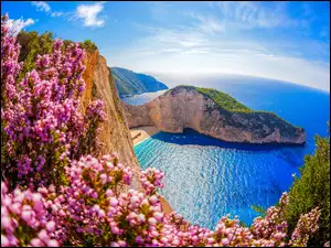 Plaża Navagio na greckiej wyspie Zakintos