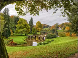 Anglia, Rezydencja, Stourhead House, Most, Jesień, Park, Jezioro, Drzewa, Kamienny, Hrabstwo Wiltshire