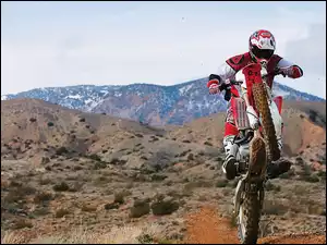 Zawodnik na wyścigach motocrossowych