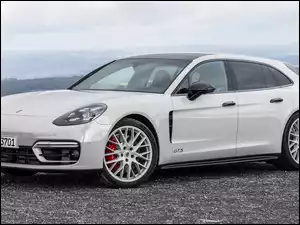 Porsche Panamera GTS Sport Turismo