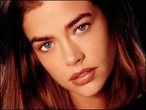 buźka, Denise Richards