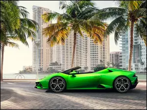 Seledynowe Lamborghini Huracan