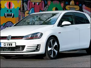 Volkswagen Golf GTI 5