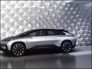 Samochód Faraday Future FF91 rocznik 2017 na wystawie w salonie