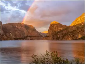 Stany Zjednoczone, Tęcza, Kalifornia, Rzeka, Tuolumne River, Dolina, Hetch Hetchy, Góry, Park Narodowy Yosemite