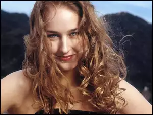 Leelee Sobieski, Kręcone Włosy