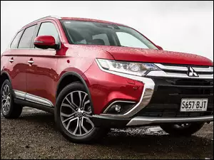 Samochód Mitsubishi Outlander rocznik 2017