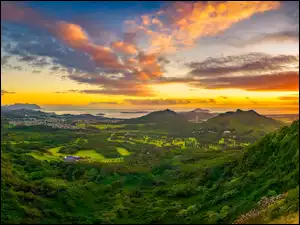 Klif Nuuanu Pali na wyspie Oahu