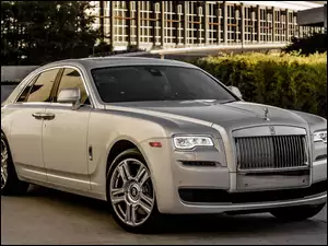 Samochód Rolls Royce Cars Model in India z roku 2015