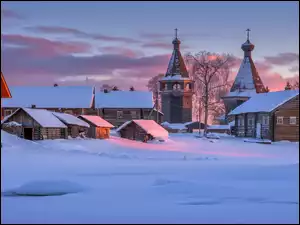 Cerkiew, Zima, Domy