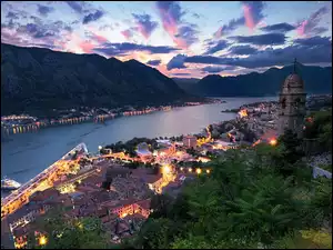 Stare Miasto, Kotor, Czarnogóra, Góry, Zatoka Kotorska, Światła, Domy