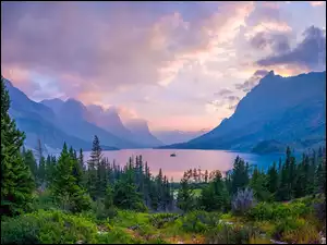 Krzewy, Park Narodowy Glacier, Góry, Niebo, Jezioro, Drzewa, Stany Zjednoczone, Saint Mary Lake