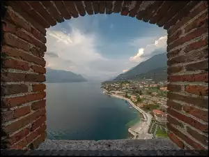 Widok z jeziora Lago di Garda
