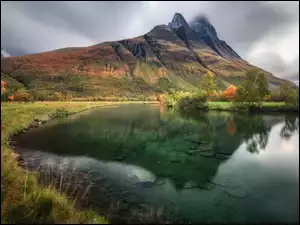 Góry, Góra, Chmury, Norwegia, Drzewa, Rzeka, Mount Otertind