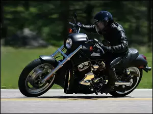 Harley-Davidson Night Rod, Zakręt