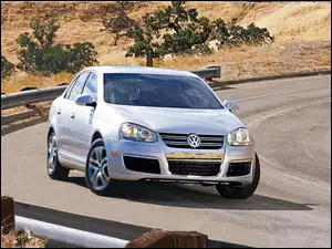 Jetta A5, Przód