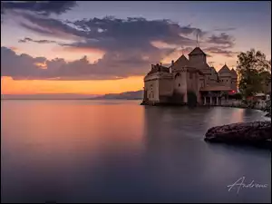 Jezioro Genewskie, Zamek Chillon, Zachód słońca, Szwajcaria, Chmury, Kanton Vaud