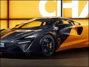 Formuła 1, McLaren Artura, MCL38