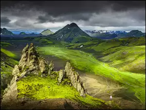 Wzgórza, Skały, Chmury, Islandia, Zielona, Dolina, Góry