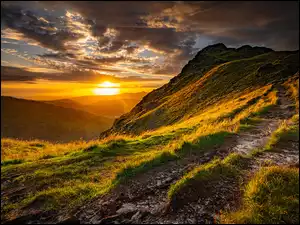 Ben Vorlich, Góry, Zachód słońca, Szkocja, Chmury, Trawa, Wzgórza