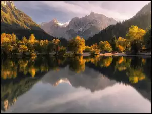 Odbicie, Las, Drzewa, Jasna Lake, Kranjska Gora, Słowenia, Alpy Julijskie, Góry, Jezioro, Chmury