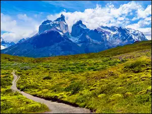 Chile, Park Narodowy Torres del Paine, Zachód słońca, Chmury, Masyw, Góry, Droga, Torres del Paine, Łąka, Patagonia