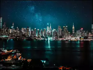 Rozgwieżdżone niebo nad Nowym Jorkiem i rzeką Hudson