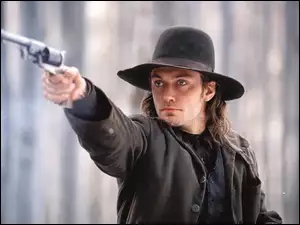 Could Mountain, Jude Law