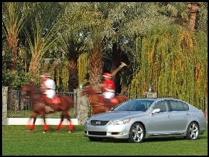 Lexus GS, Konie