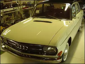 Zabytkowe, Audi F103