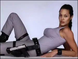 Angelina Jolie, szary kombinezon