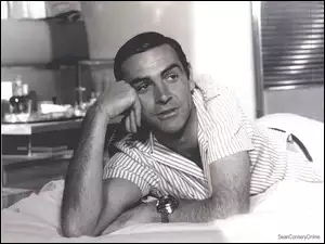 Sean Connery, koszula w paski