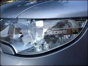 Skoda Superb, Przód, Reflektor