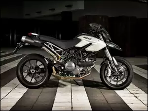 Rama, Ducati Hypermotard 1100, Czarna