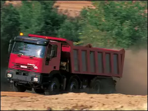 Czerwone Iveco