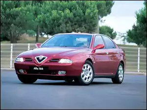Alfa Romeo 166